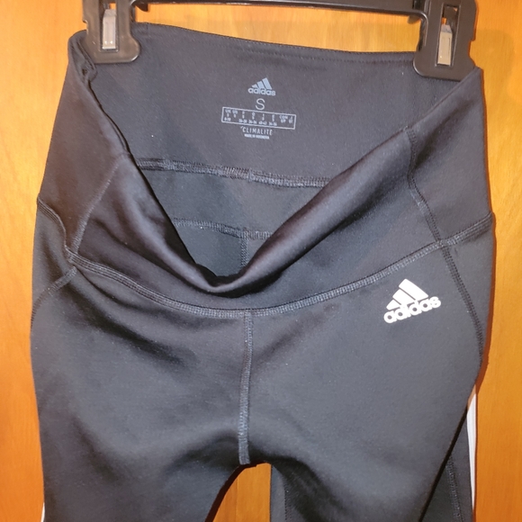 Adidas "Climate" Woman's Striped Leggings Size: Small - Picture 3 of 3